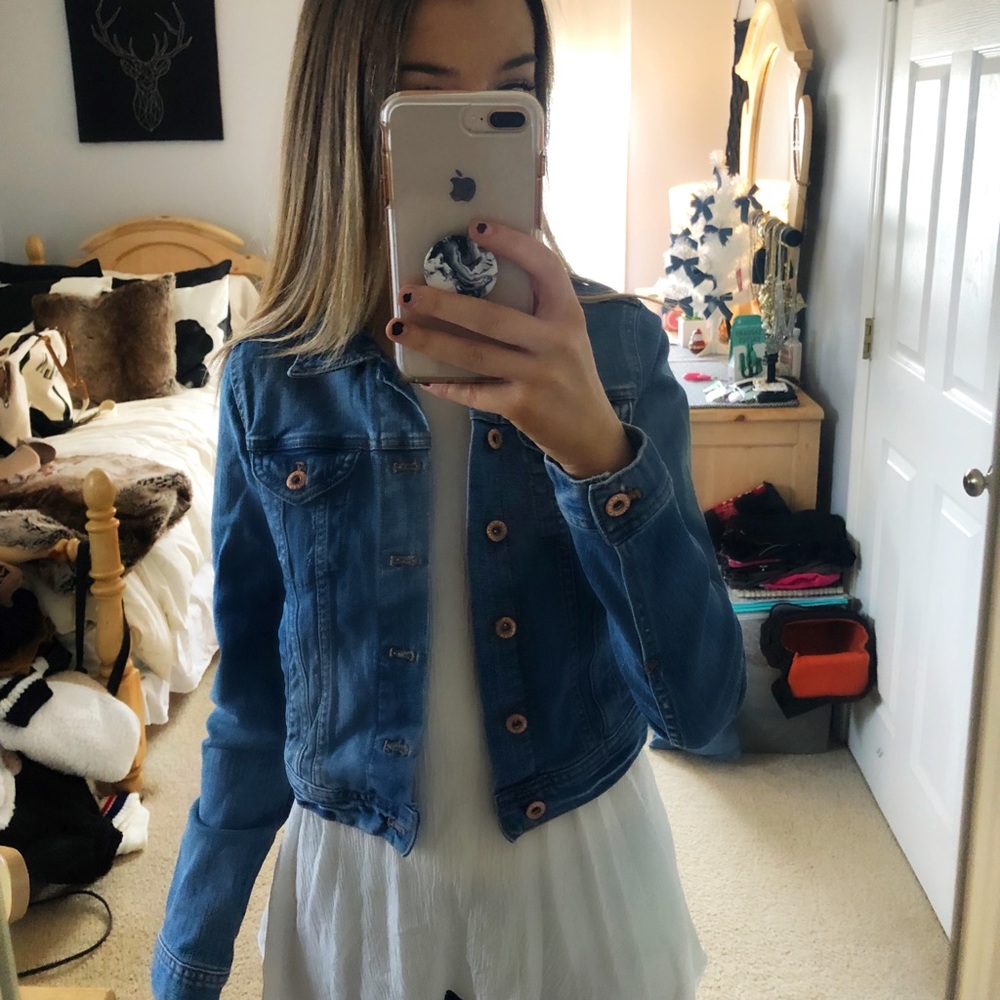 Cropped Denim Jacket - image 4